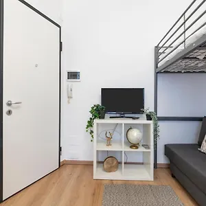 https://i-host-apartment-alessi-10.it-lombardy.com