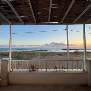 Veranda Sul Mare Di Donnalucata (Sicily)